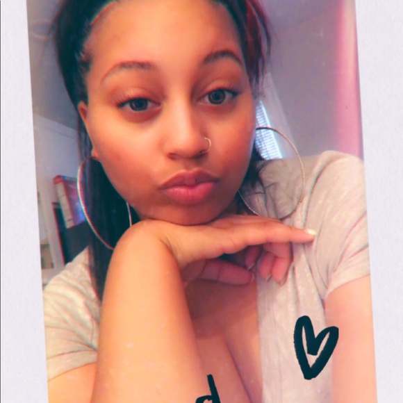 Meet your Posher, AmberJ. - Picture 5 of 5